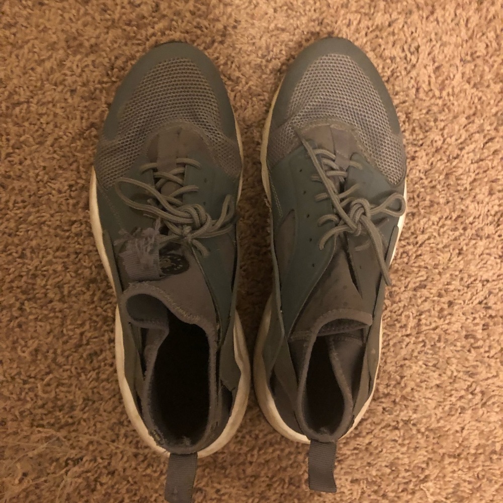 Men’s Nike shoes